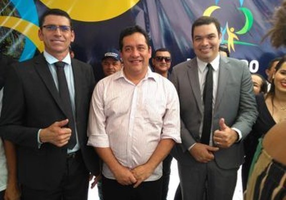 Severino Pessoa cumpre agenda nos 137 anos de Limoeiro de Anadia