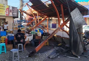 Cobertura desaba em área de feira livre no Centro de Arapiraca