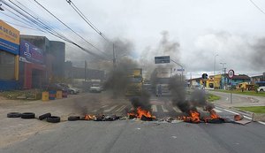 Protesto: garis fecham três vias de acesso à Avenida Durval de Góes Monteiro