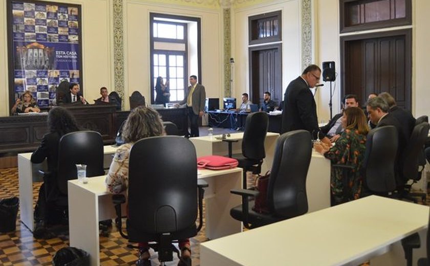 Maioria na Câmara vota a favor do aumento de vereadores em Maceió