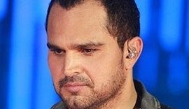 Ex-esposa afirma que cantor Luciano é gay: 'Me traiu com travestis'