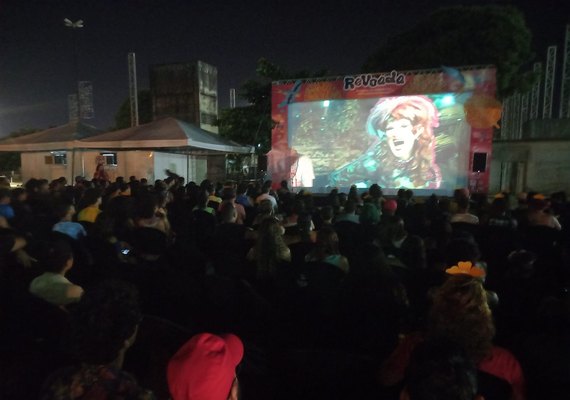 Festival Revoada inicia programação de filmes e música no Benedito Bentes