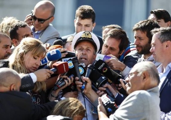 Submarino desaparecido está em fase crítica de oxigênio, diz Marinha