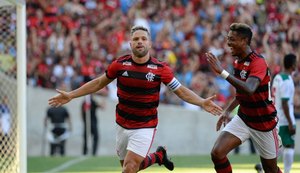Com golaço de bicicleta de Diego, Flamengo goleia a Cabofriense