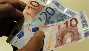 Receita Federal apreende 850 mil euros em aeroporto do Rio de Janeiro