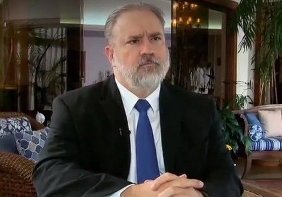 Canetada de Aras liberou salários de até R$ 471 mil no MPF em dezembro