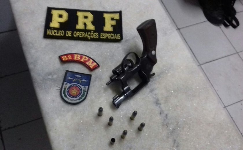 Polícia Rodoviária Federal apreende arma e droga nas rodovias de Alagoas