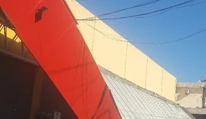 Ventania derruba fachada de supermercado no centro de Palmeira dos Índios