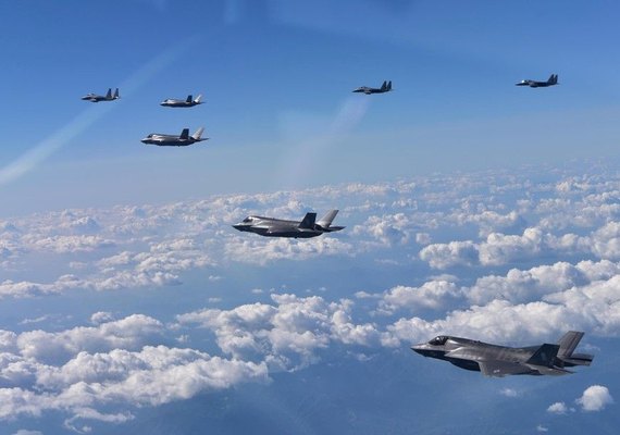 EUA e Coreia do Sul realizam manobras em zona fronteiriça com Coreia do Norte