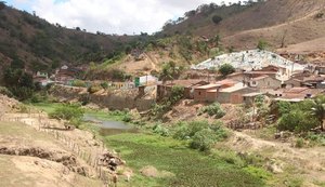 Famílias voltam a morar às margens de Rio porque ainda esperam casas