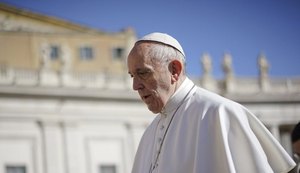 Papa Francisco estaria refletindo sobre ordenação de homens casados