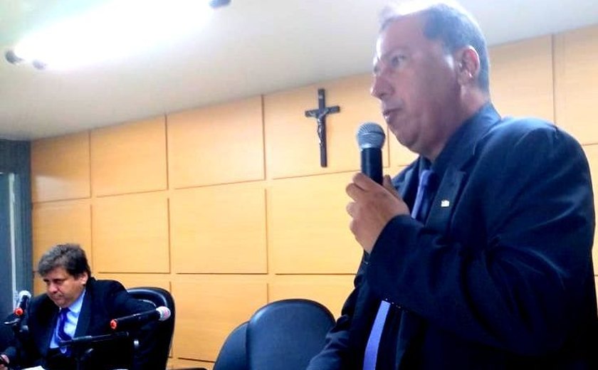 Arapiraca: Fabiano Leão critica falta de ação de secretário de Agricultura