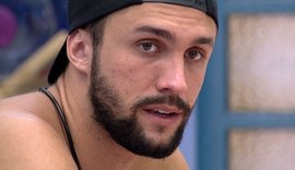 'BBB21': Arthur planeja conversa bizarra com Carla: “Não sou vagabundo”