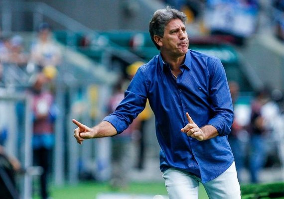 Com golaço e defesa de pênalti, Avaí vence Grêmio no Rio Grande do Sul