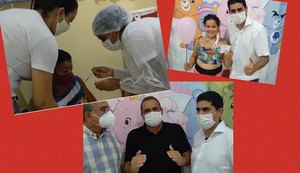 Criançada de Pão de Açúcar prestigia Dia D da Vacina contra a Covid-19 em clima festivo