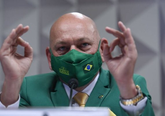 Véio da Havan promove ataques contra juiz que negou ação contra Felipe Neto