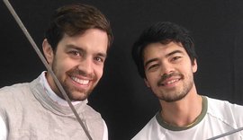 Com florete caseiro, medalhistas do Pan dão aula on-line de esgrima