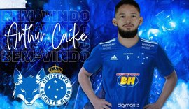 Cruzeiro oficializa contratação do atacante Arthur Caíke