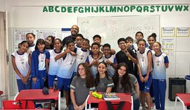 Educação que une: estudantes de escola particular preparam alunos de escola pública para o SAEB