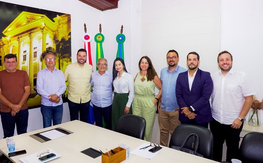 Presidente da Câmara recebe Fecomércio para discutir criação de frente parlamentar