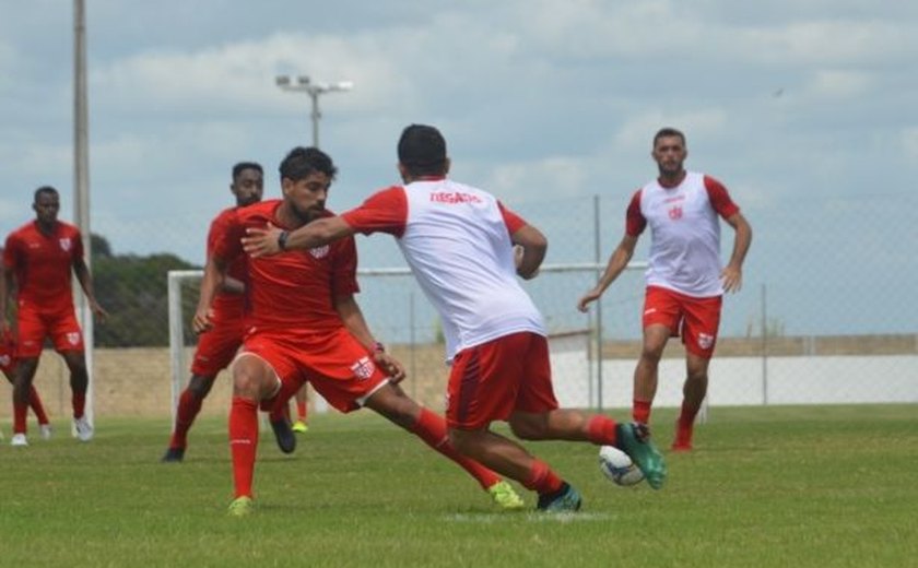 Marcelo Cabo relaciona 22 jogadores para partidas do CRB contra Oeste e Cuiabá