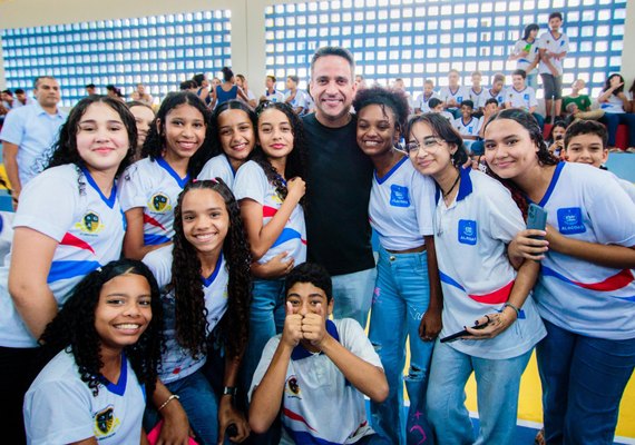 Clima Bom: governador entrega ginásio e revitalização da Escola Maria da Salete Gusmão