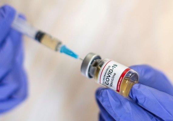 Brasil perde 'timing' e sofre atraso para começar vacinação contra Covid-19