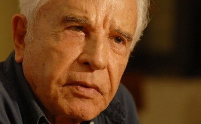 Cid Moreira completa 90 anos: 'Já é uma colher de chá muito grande'