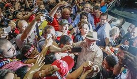 Datafolha: mesmo preso, Lula é imbatível na corrida presidencial