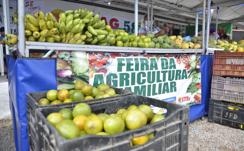 Feira da agricultura familiar da Fetag/AL abre o mês de março com diversidade de alimentos
