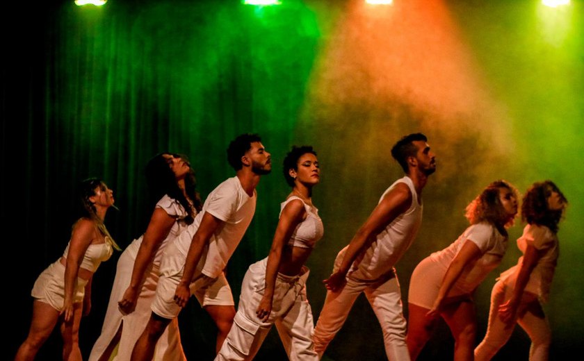 Para os amantes e profissionais da dança, a Bienal contará com uma programação especial dedicada à arte do movimento