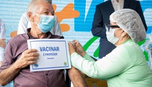 Em três dias, Maceió imuniza quase 3 mil profissionais de saúde e idosos
