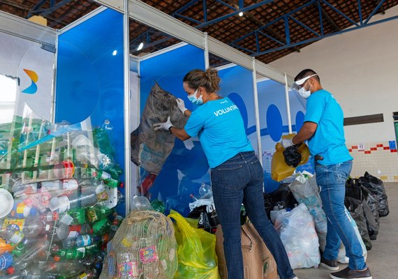 Mais de 900 toneladas de produtos recicláveis são recolhidos e ajuda famílias de cooperativas