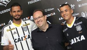 Alagoano Luidy e zagueiro Naylhor são apresentados no Figueirense