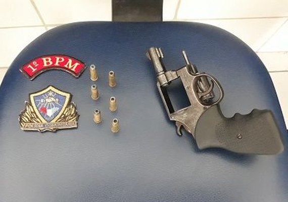 Polícia Militar prende jovem no Vergel do Lago após roubo à mão armada