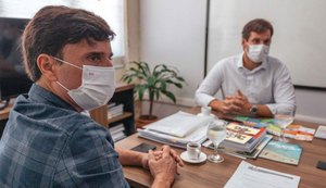 Sedetur entrega guia turístico de bolso de Marechal Deodoro