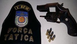 PM apreende arma de fogo com jovem no bairro Trapiche da Barra