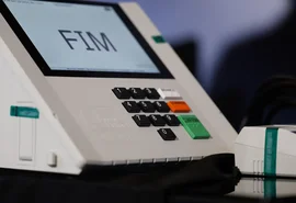 IA e vídeos falsos superam fake news como maior ameaça à democracia