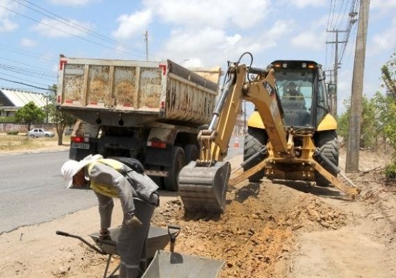Mais de 1 km de escavação foi realizado na Avenida Cachoeira do Meirim