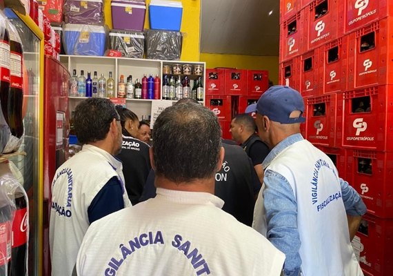 Vigilância Sanitária de Maceió realiza fiscalização para checar procedência de bebidas destiladas