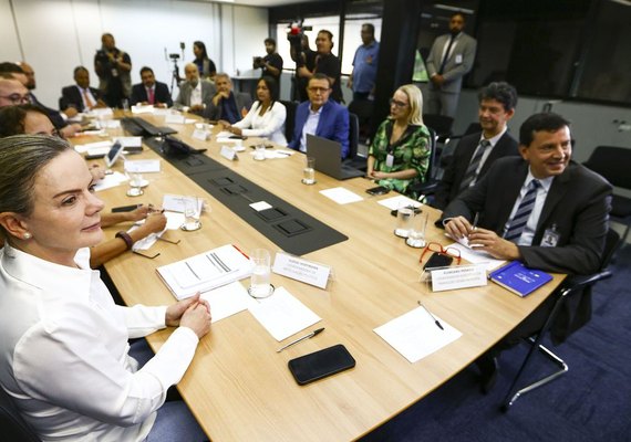 PEC da equipe de transição tratará apenas de recursos do Bolsa Família