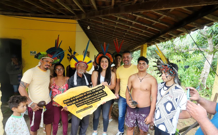 Deputada Gabi Gonçalves visita tribo Xucuru-Kariri e homenageia primeiro indígena Patrimônio Vivo de Alagoas