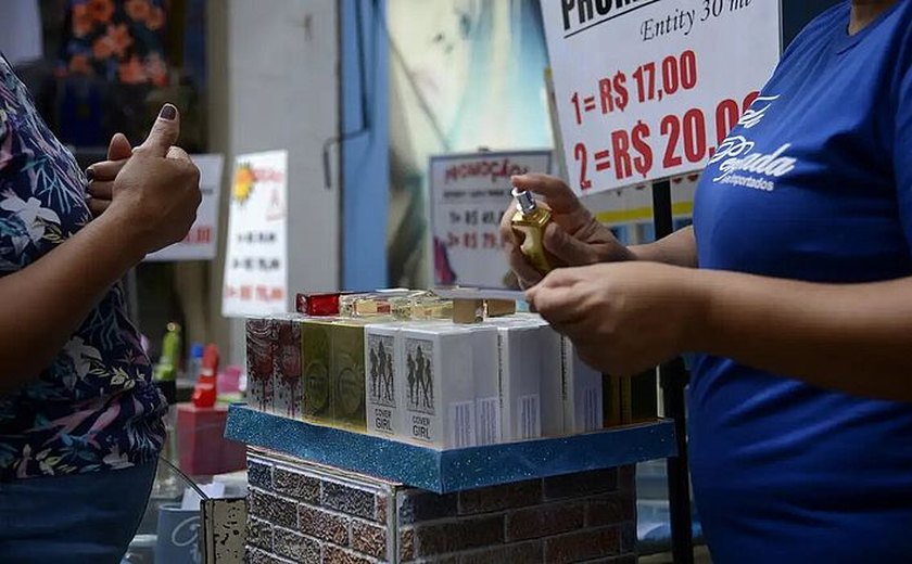 Cresce número de graduados trabalhando em postos de menos escolaridade