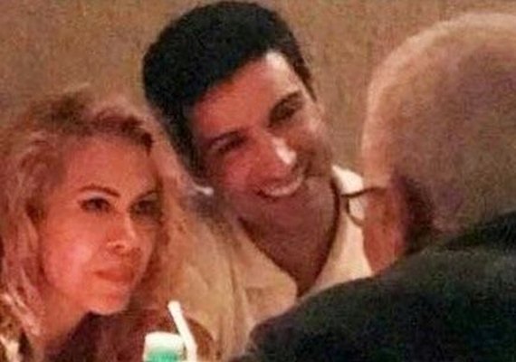 Joelma é clicada em jantar romântico com novo namorado
