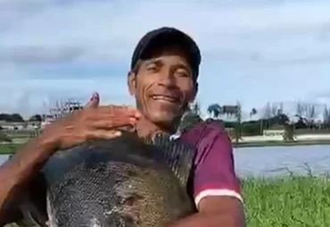 Vídeo de pescador com peixe de grande porte viraliza e gera debate nas redes sociais