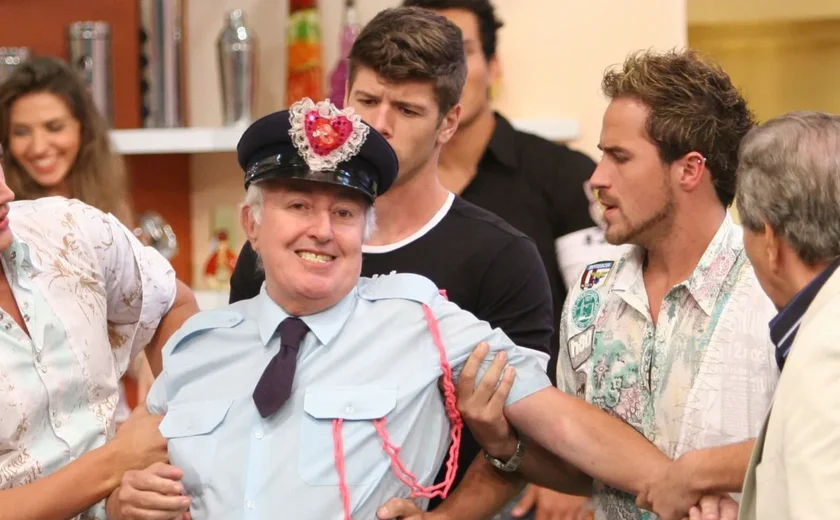 Aos 83 anos, morre Roberto Marquis, eterno Guarda Juju de A Praça é Nossa do SBT