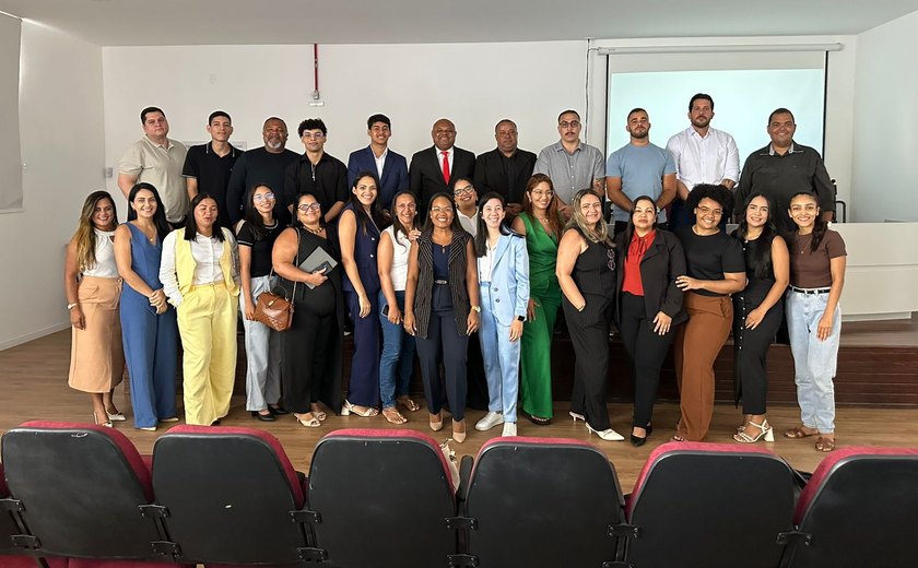 Alunos do curso de Direito da Seune realizam visita técnica à sede da OAB Alagoas