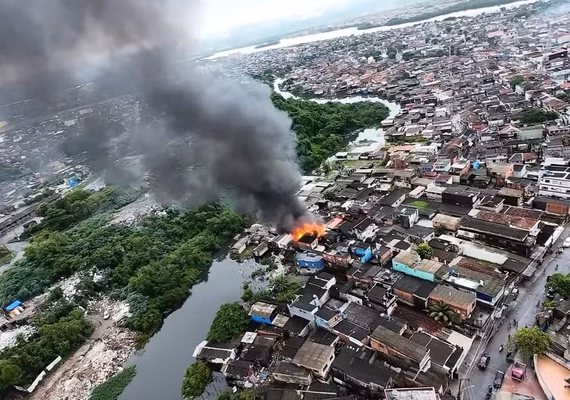 Incêndio destrói barracos na Vila Gilda em Santos pela terceira vez em dez dias