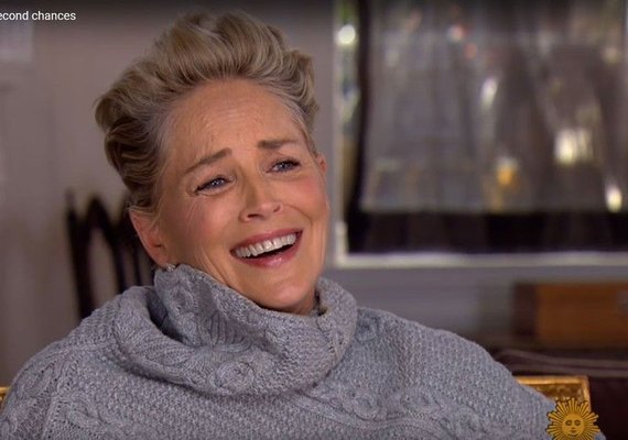 Sharon Stone cai na gargalhada ao ser questionada se foi vítima de assédio