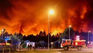 Incêndios na França geram 'nuvens de fogo' que criam clima próprio
